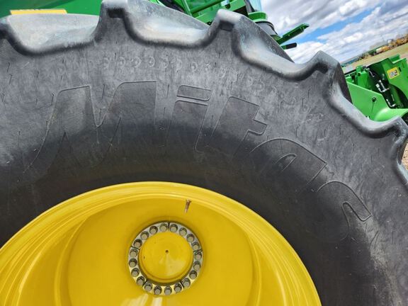 2025 John Deere S7 800 Combine