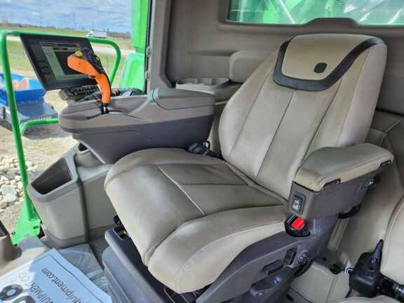 2025 John Deere S7 800 Combine