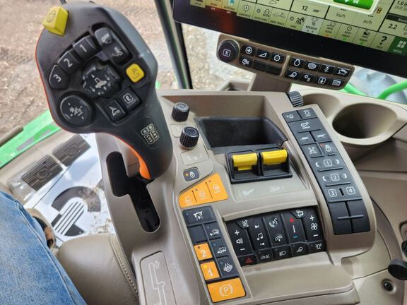 2025 John Deere S7 800 Combine