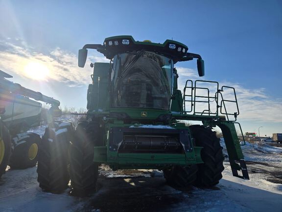 2025 John Deere S7 800 Combine