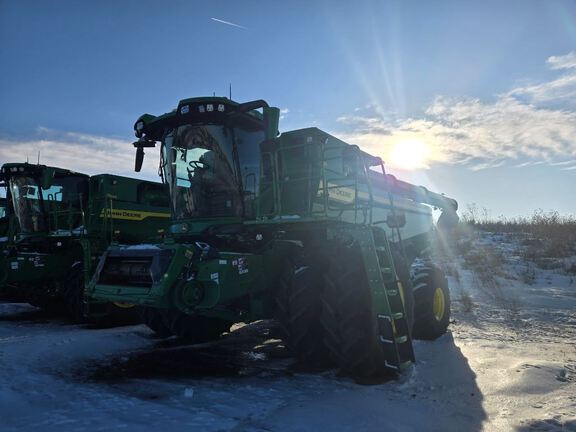 2025 John Deere S7 800 Combine