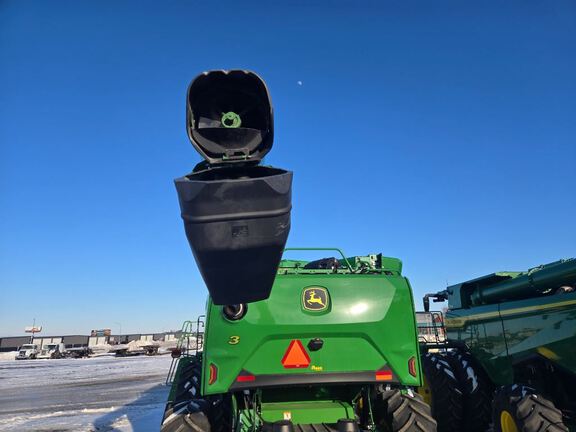 2025 John Deere S7 800 Combine