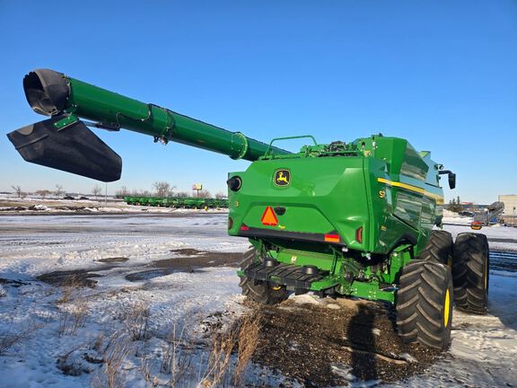 2025 John Deere S7 800 Combine