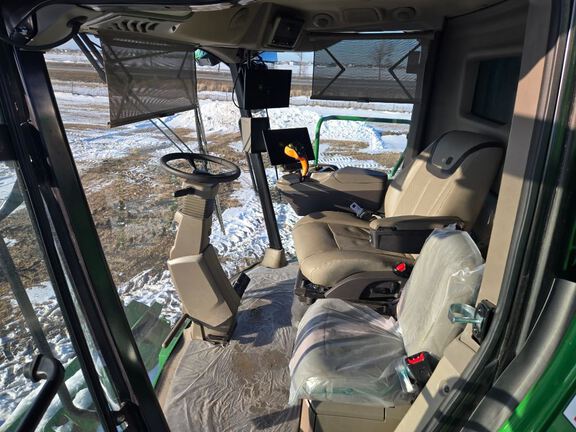 2025 John Deere S7 800 Combine