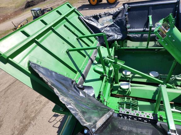2025 John Deere S7 800 Combine