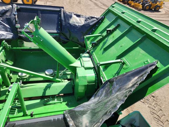 2025 John Deere S7 800 Combine