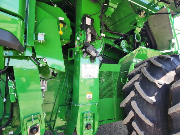2025 John Deere S7 800 Combine