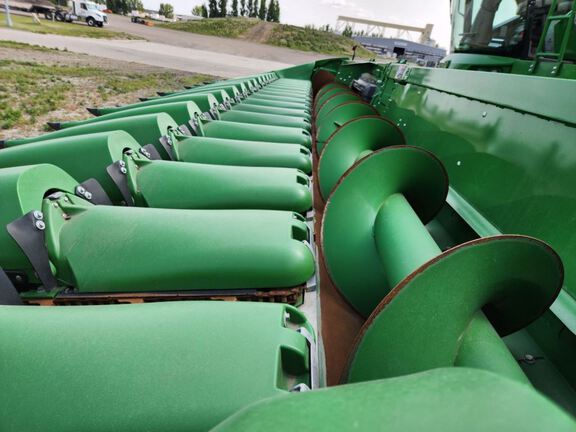 2025 John Deere C18R Header Corn Head