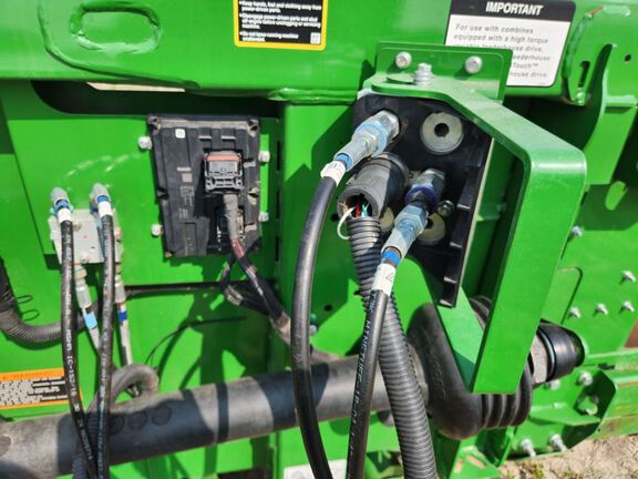 2025 John Deere C18R Header Corn Head