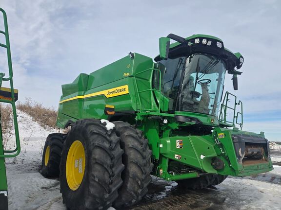 2025 John Deere S7 800 Combine