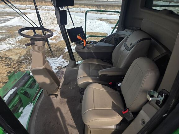 2025 John Deere S7 800 Combine