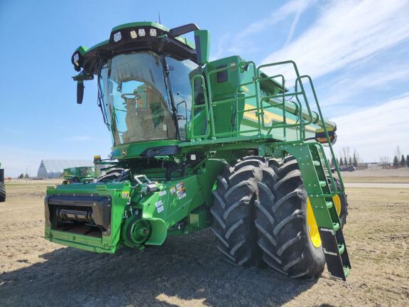 2025 John Deere S7 800 Combine