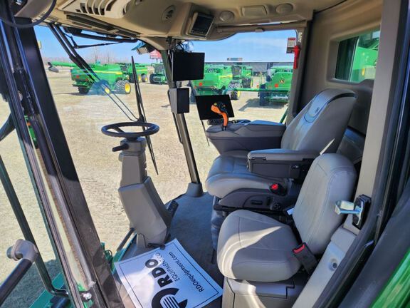 2025 John Deere S7 800 Combine