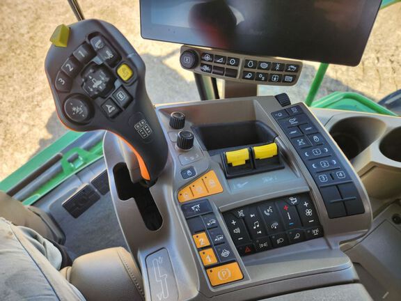 2025 John Deere S7 800 Combine