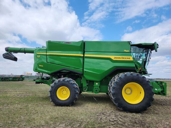2025 John Deere S7 800 Combine