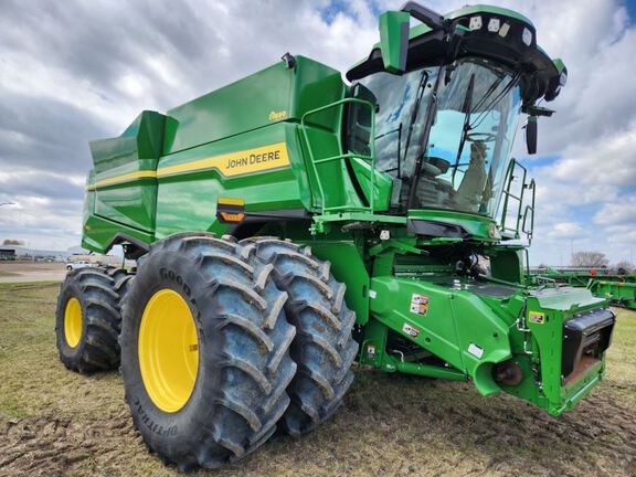 2025 John Deere S7 800 Combine