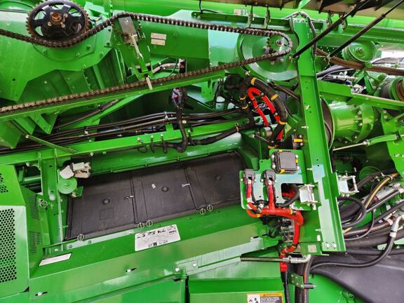 2025 John Deere S7 800 Combine