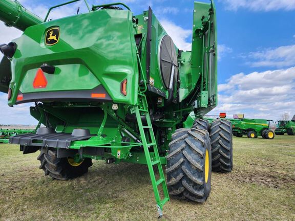 2025 John Deere S7 800 Combine