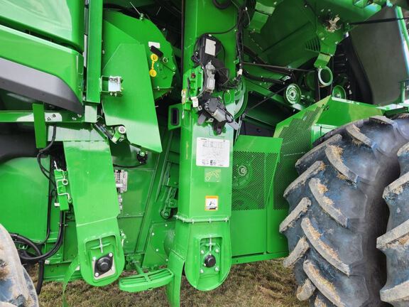 2025 John Deere S7 800 Combine