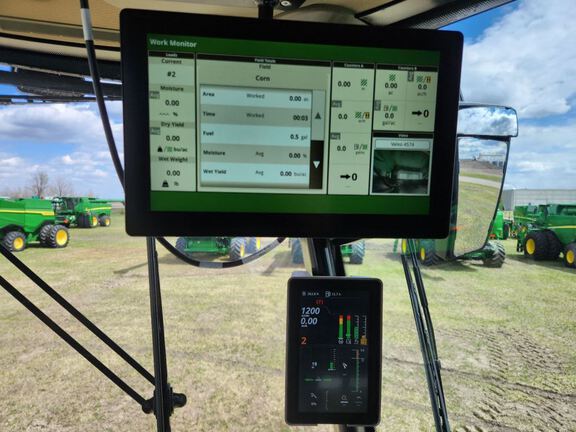 2025 John Deere S7 800 Combine