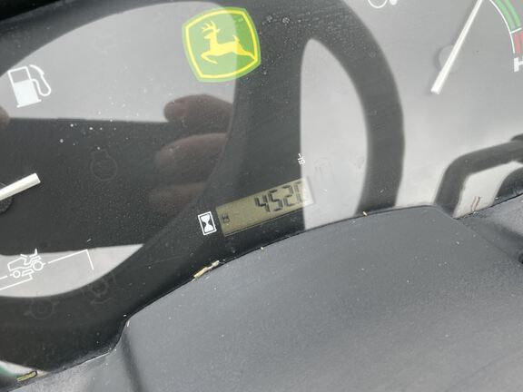 2011 John Deere X724 Garden Tractor