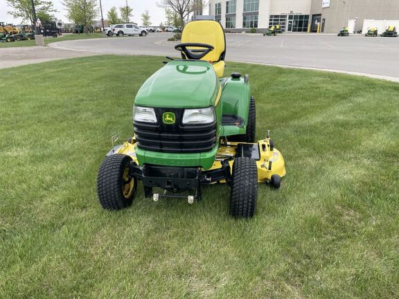 2011 John Deere X724 Garden Tractor