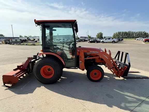 Kubota B2650 Tractor Compact