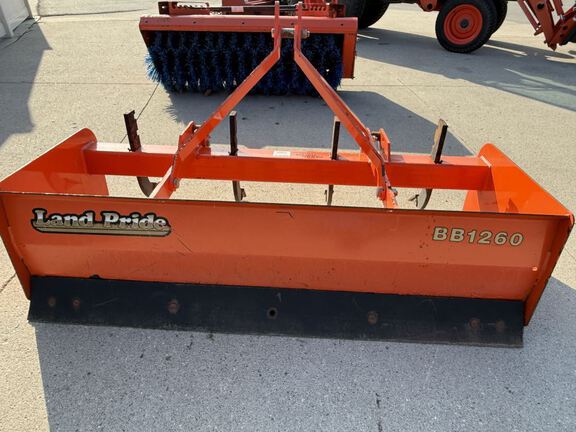 Kubota B2650 Tractor Compact