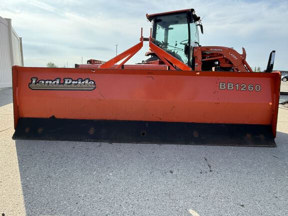 Kubota B2650 Tractor Compact
