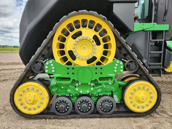 2024 John Deere 8RX 370 Tractor Rubber Track