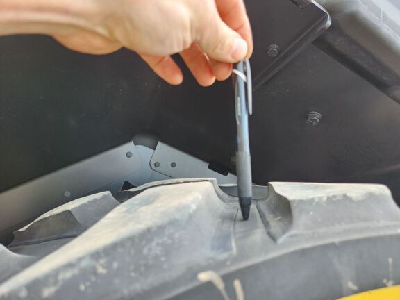 2024 John Deere 8RX 370 Tractor Rubber Track