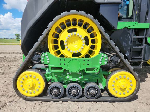 2024 John Deere 8RX 370 Tractor Rubber Track