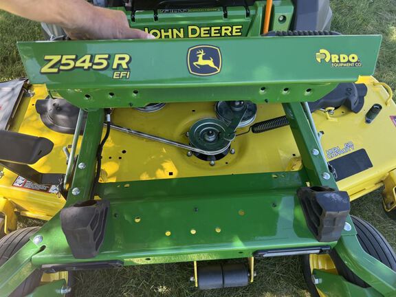 2021 John Deere Z545R Mower/Zero Turn