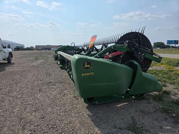 2018 John Deere 645FD Header Combine
