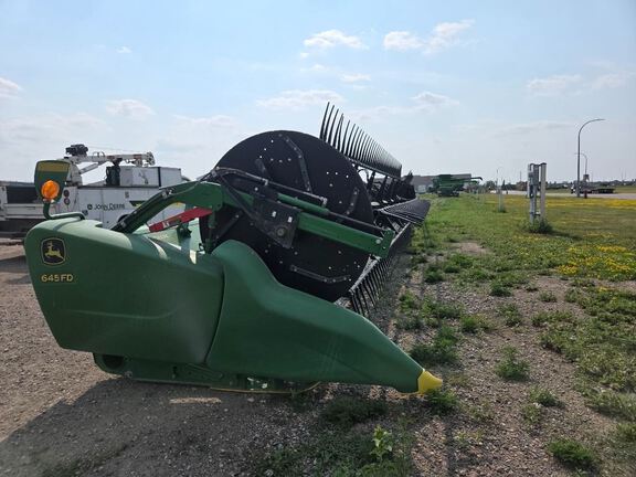 2018 John Deere 645FD Header Combine