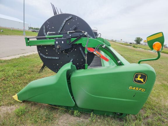 2018 John Deere 645FD Header Combine
