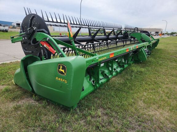 2018 John Deere 645FD Header Combine