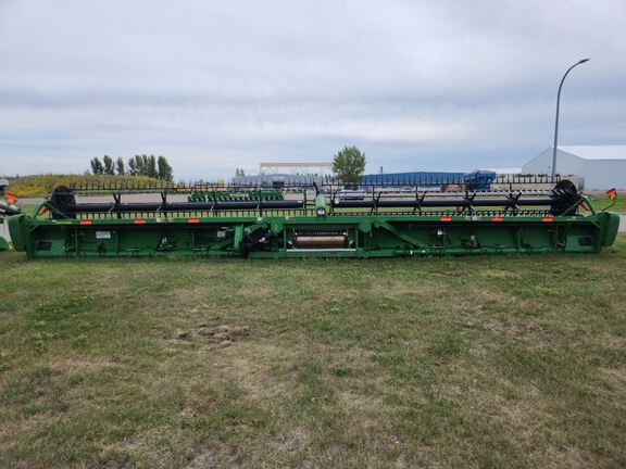 2018 John Deere 645FD Header Combine
