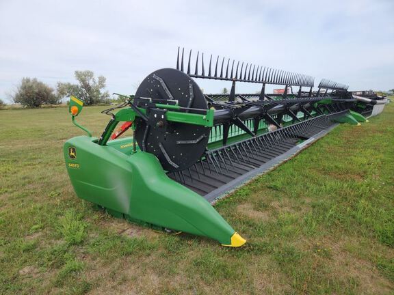 2018 John Deere 645FD Header Combine