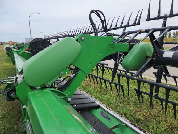 2018 John Deere 645FD Header Combine