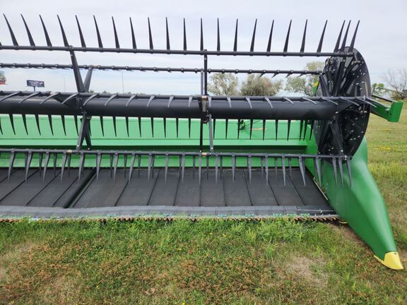 2018 John Deere 645FD Header Combine