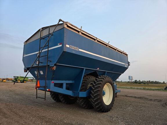 Kinze 1040 Grain Cart