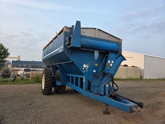 Kinze 1040 Grain Cart