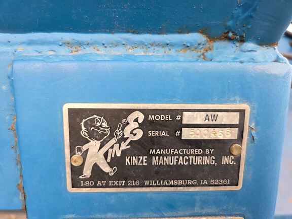 Kinze 1040 Grain Cart
