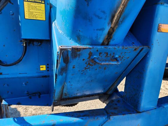 Kinze 1040 Grain Cart