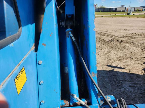 Kinze 1040 Grain Cart