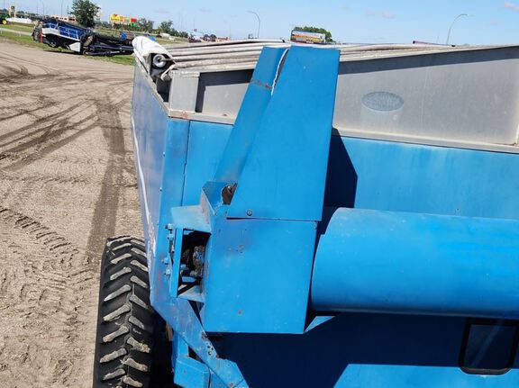 Kinze 1040 Grain Cart