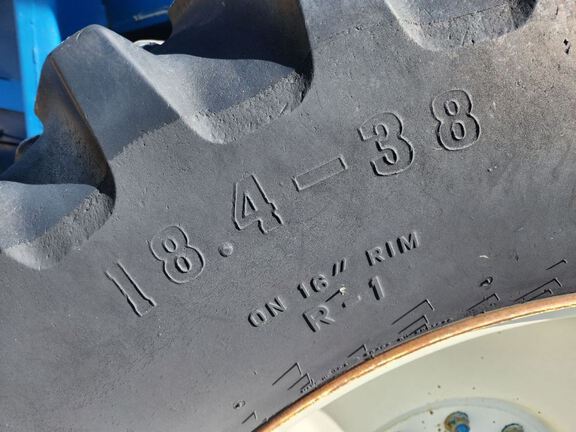 Kinze 1040 Grain Cart