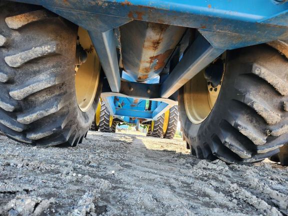 Kinze 1040 Grain Cart