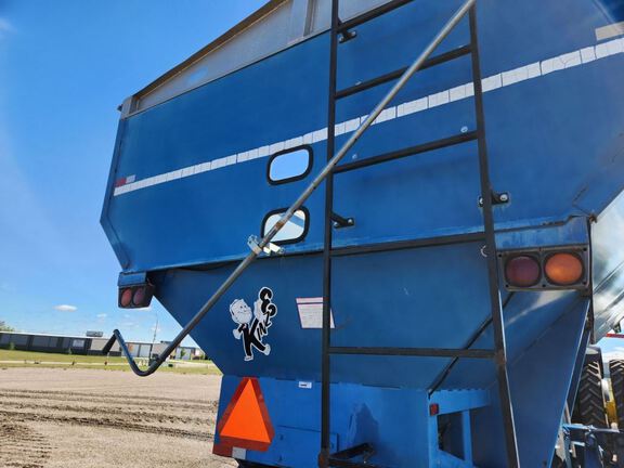 Kinze 1040 Grain Cart